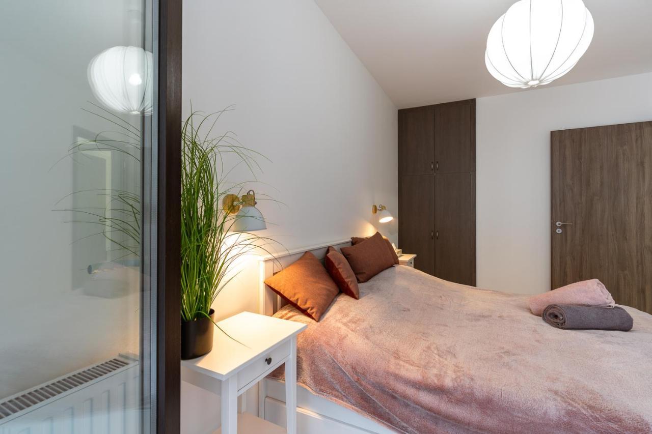 Modern & Newly Built Apartment With Private Garage Budapeste Exterior foto