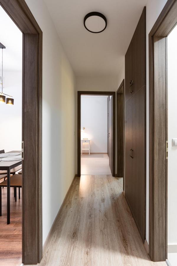 Modern & Newly Built Apartment With Private Garage Budapeste Exterior foto