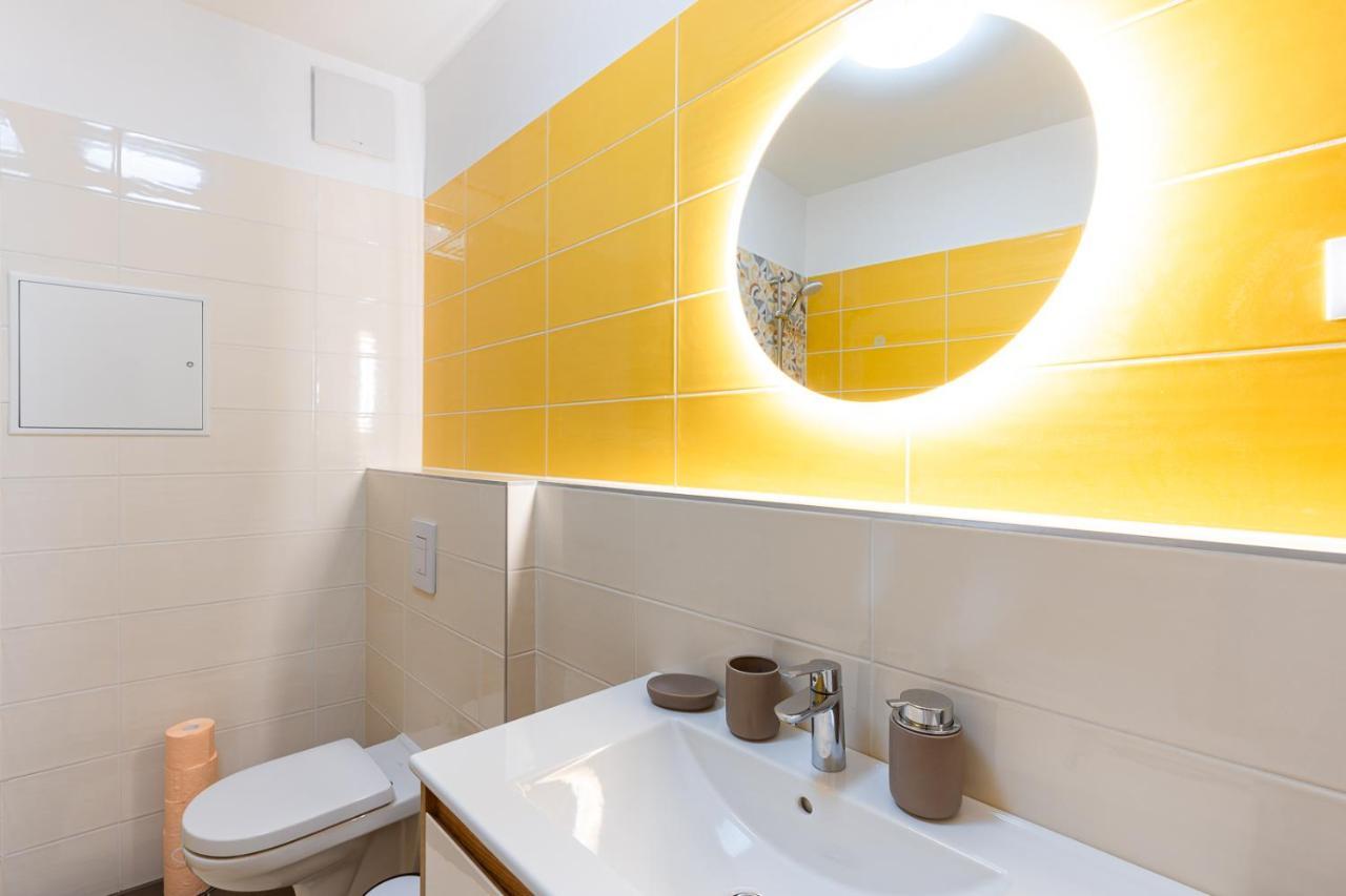 Modern & Newly Built Apartment With Private Garage Budapeste Exterior foto